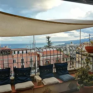 alyartapartment-taormina-duomo-golf-etna-wiew.sicilyhotelsitaly.net/