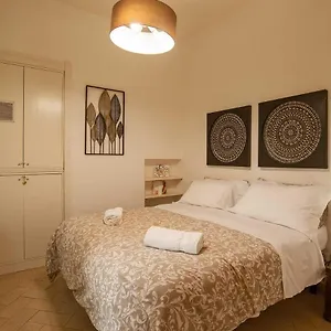 casa-medici-riccardi-50mt-da-piazza-duomo.it-tuscanyhotel.com/