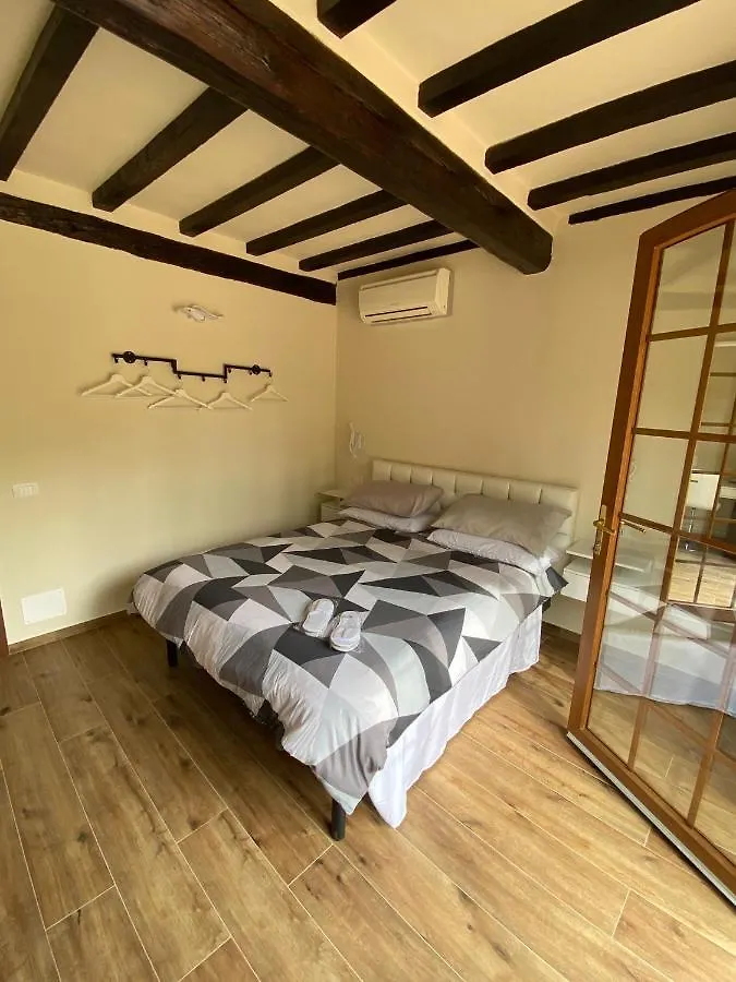 Corte Ca' Bosco Castello di Serravalle Bed & Breakfast