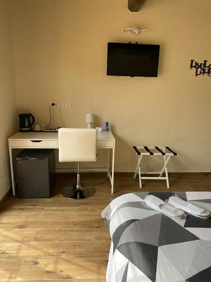 Bed & Breakfast Corte Ca' Bosco Castello di Serravalle Italy