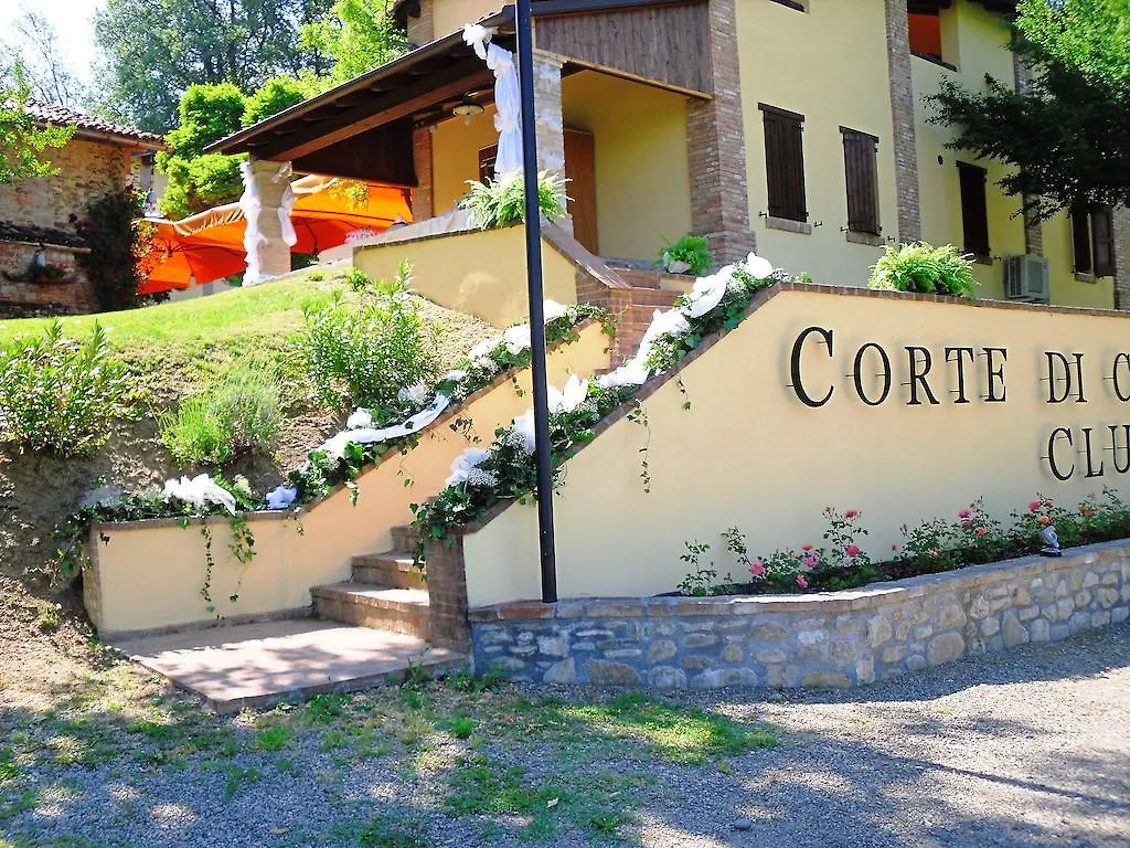 Corte Ca' Bosco Castello di Serravalle Bed & Breakfast