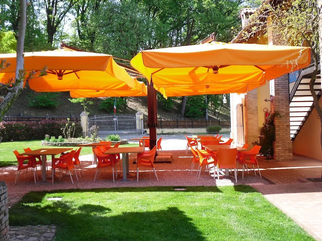Bed & Breakfast Corte Ca' Bosco Castello di Serravalle Italy